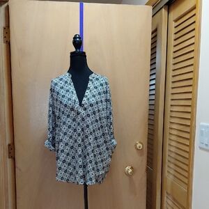 Lush Black & White Printed V-Neck Blouse